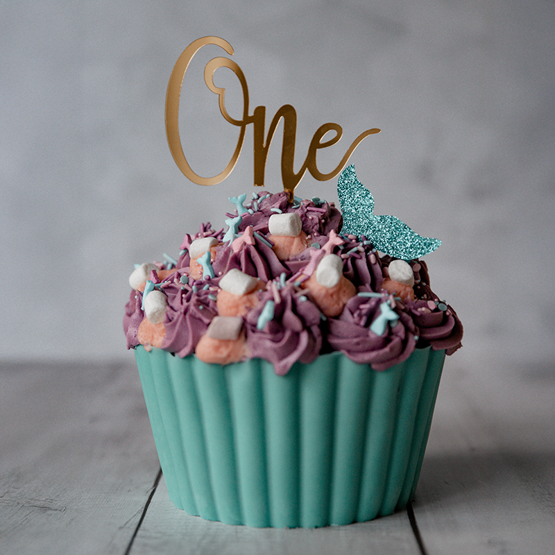 Theme-small-giant-cupcake